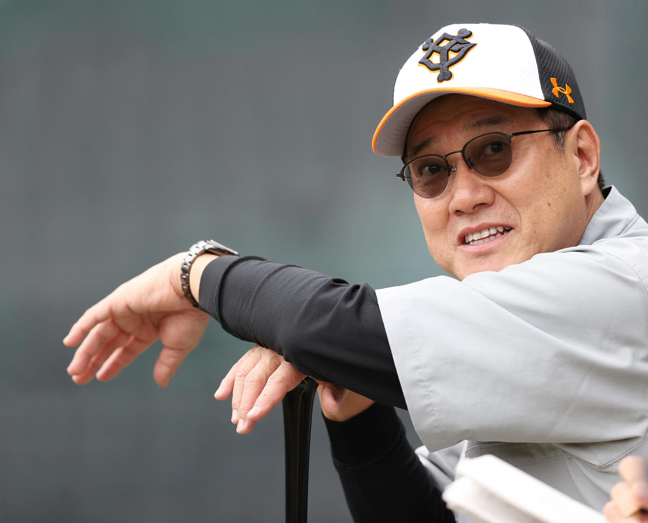 阪神対巨人　試合前、笑顔を見せる巨人原監督（撮影・垰建太）