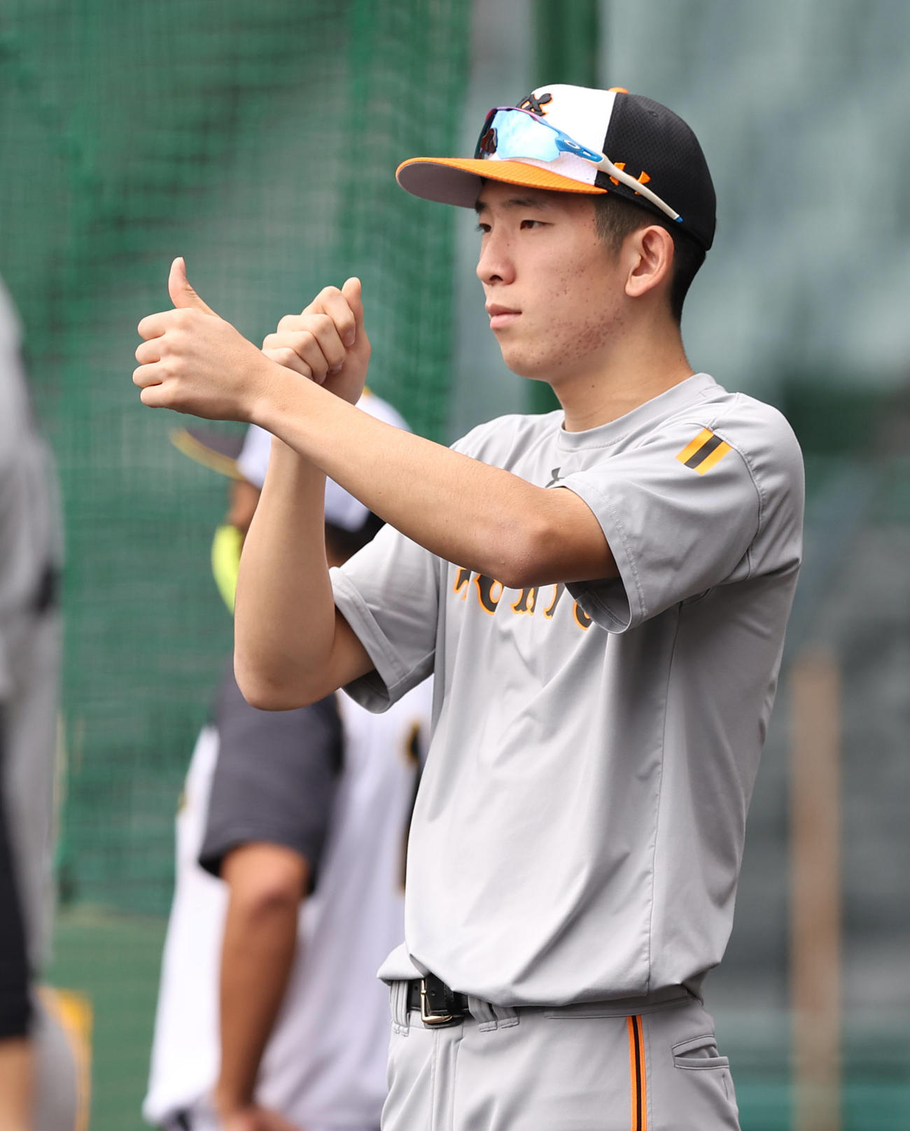 阪神対巨人　試合前、表情を引き締める巨人戸郷（撮影・垰建太）