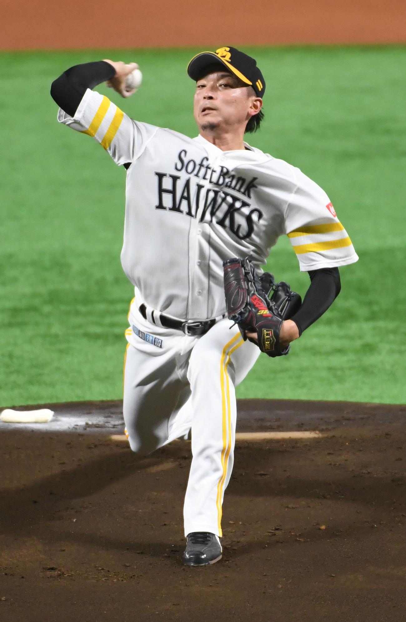 ソフトバンク対日本ハム　先発の東浜巨（撮影・今浪浩三）