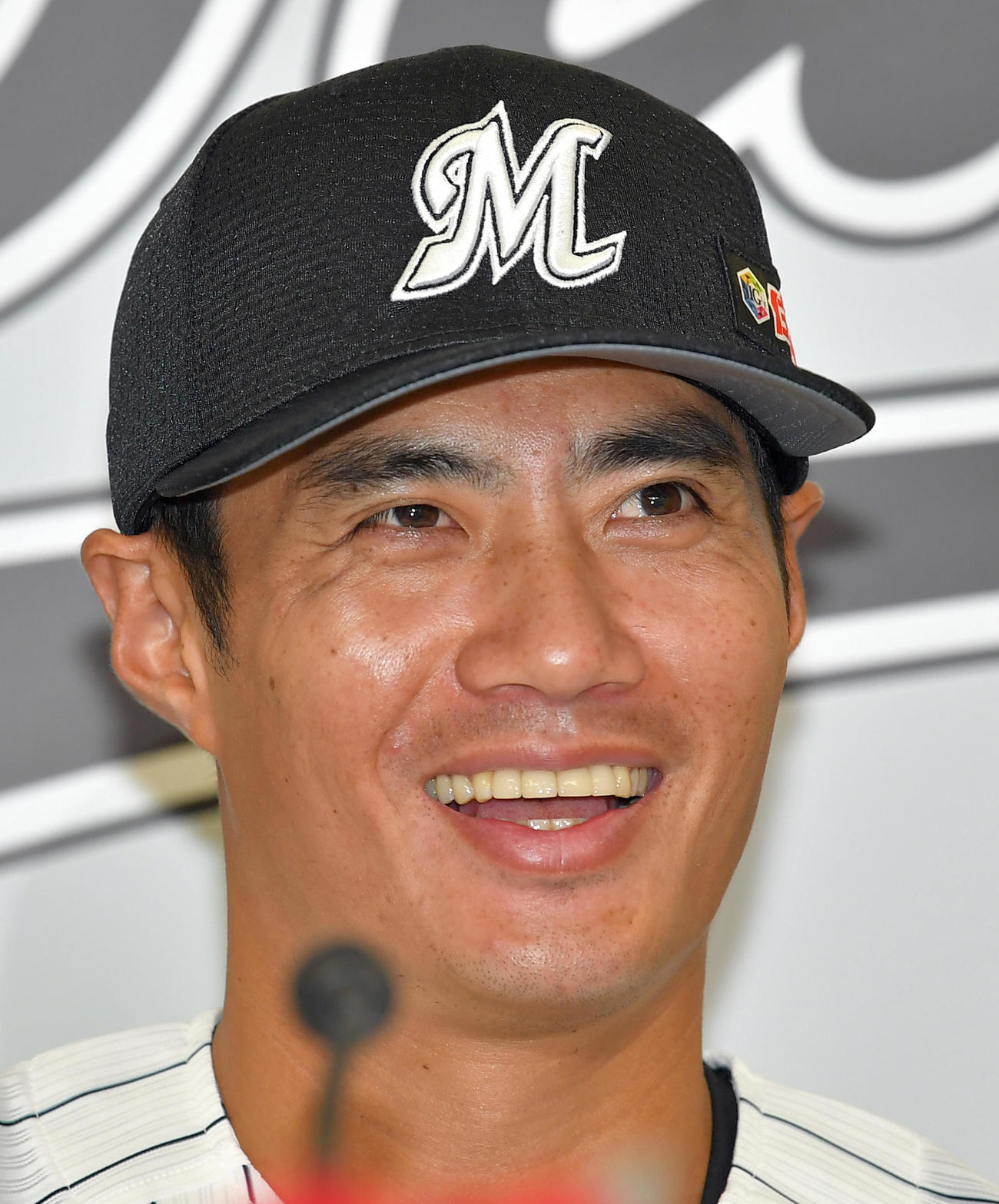 ロッテ入団会見を行った、チェン・ウェイン投手（代表撮影）