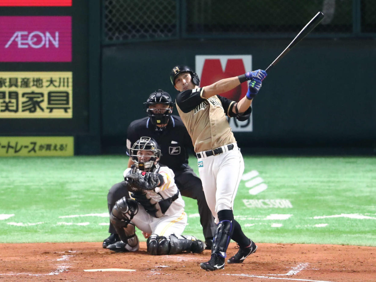 ソフトバンク対日本ハム　2回表日本ハム2死、大田は左越え本塁打を放つ（撮影・梅根麻紀）