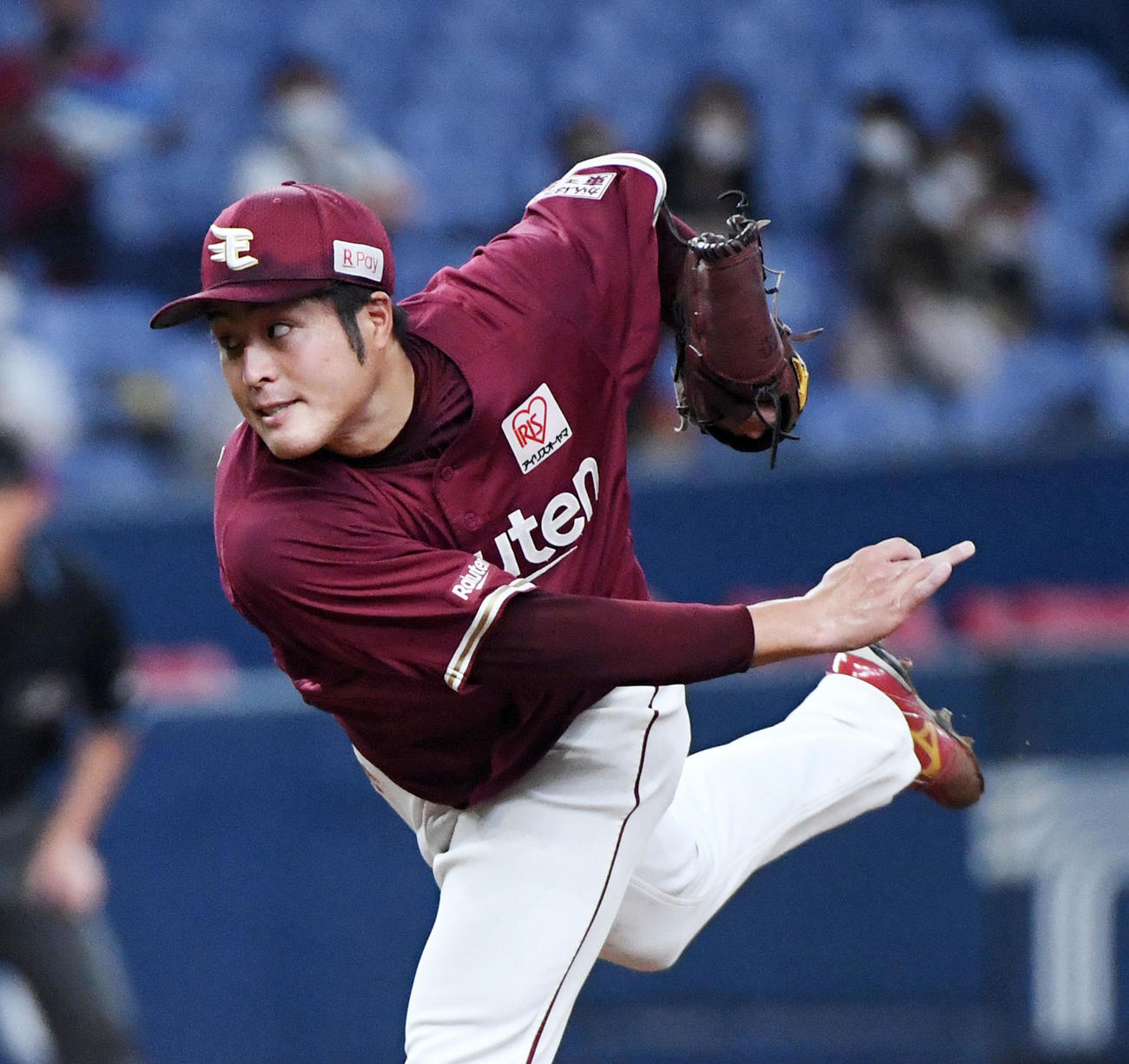 オリックス対楽天　楽天先発の滝中（撮影・前岡正明）