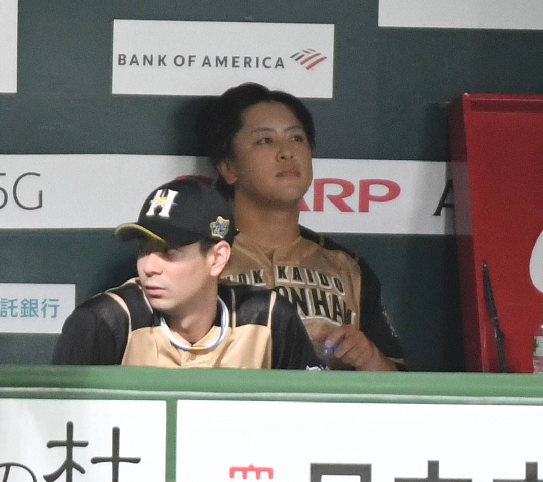 ソフトバンク対日本ハム　1回途中、4失点でマウンドを降りた先発の河野竜生（撮影・今浪浩三）