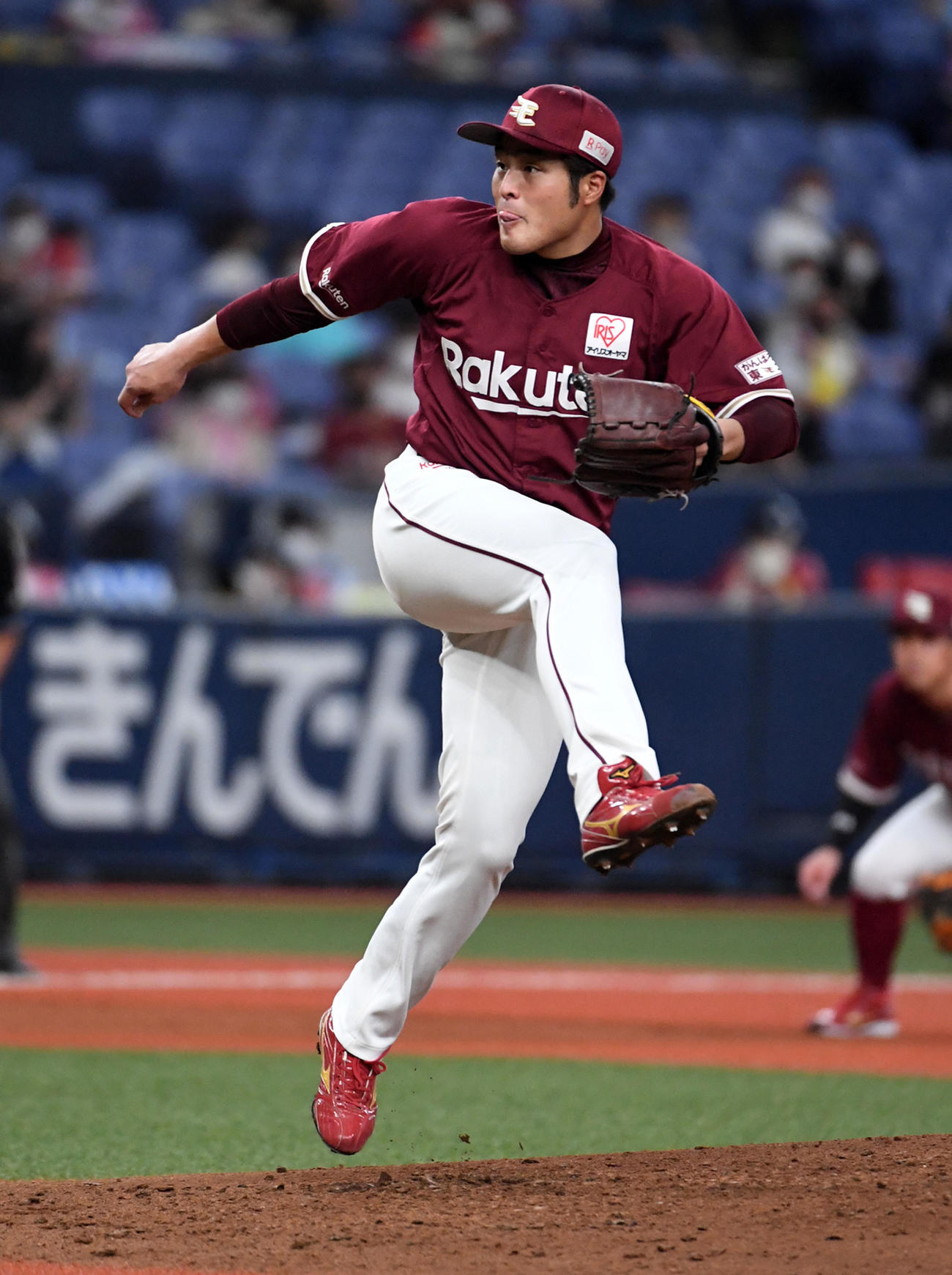 オリックス対楽天　楽天先発の滝中（撮影・前岡正明）