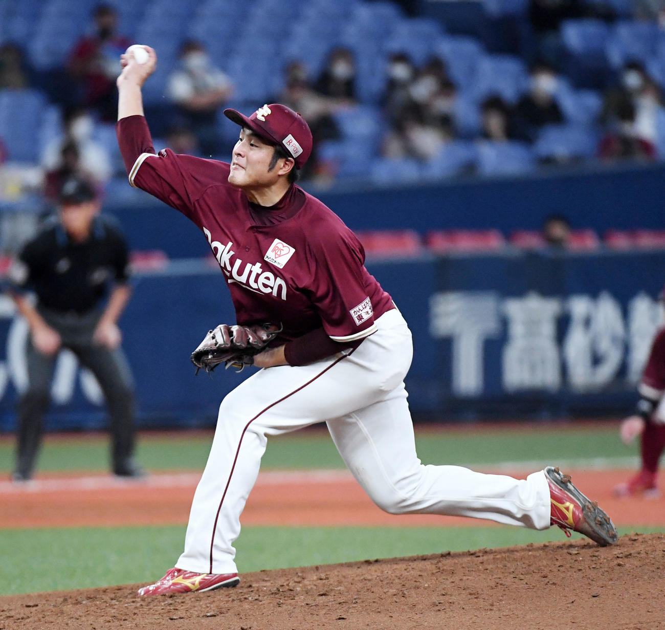 オリックス対楽天　楽天先発の滝中（撮影・前岡正明）