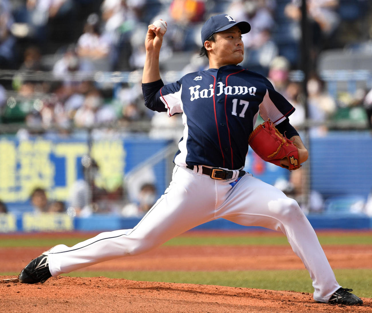 ロッテ対西武　力投する西武先発の松本（撮影・横山健太）