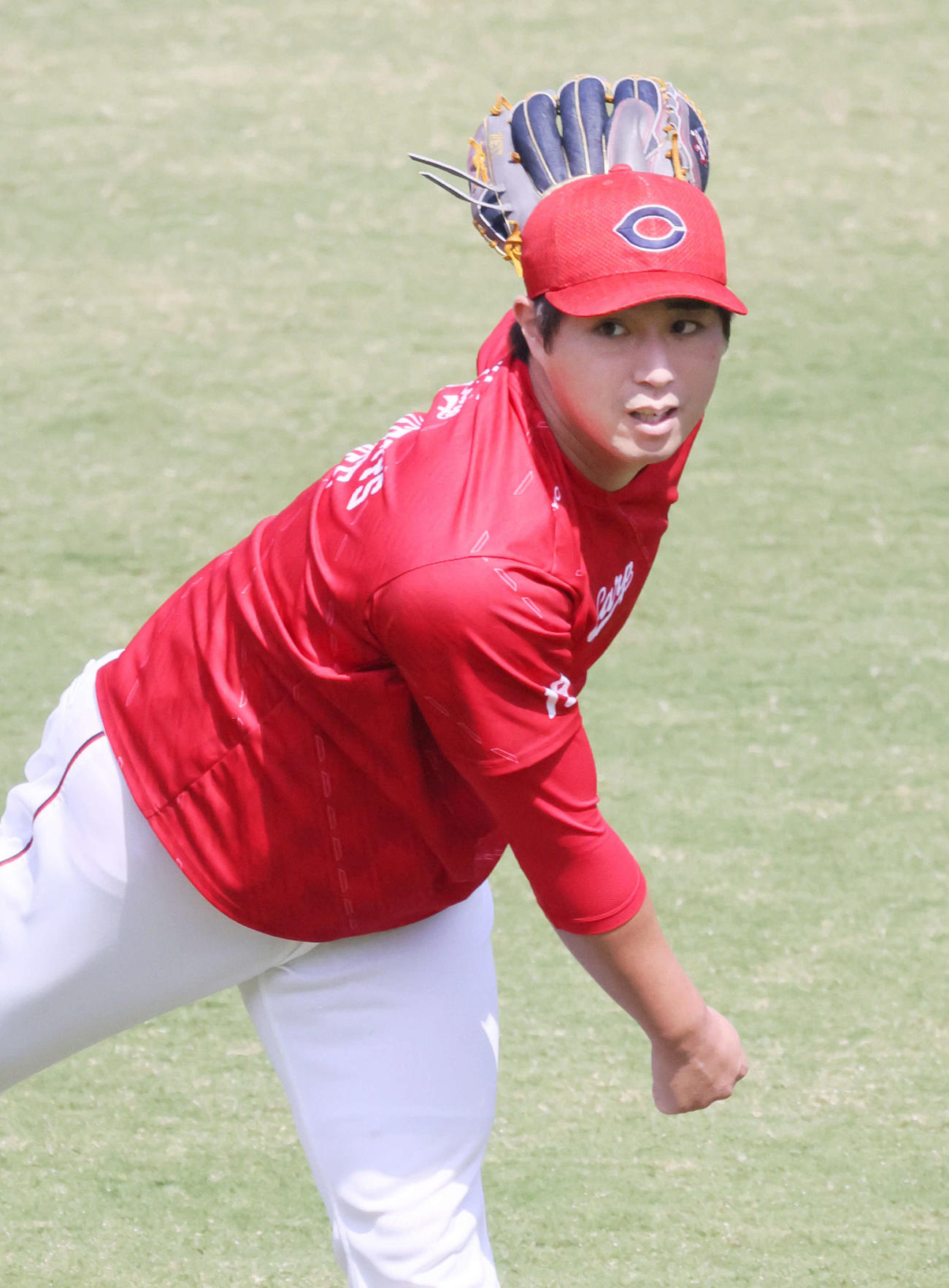 広島投手指名練習　キャッチボールをする野村祐輔（撮影・加藤孝規）