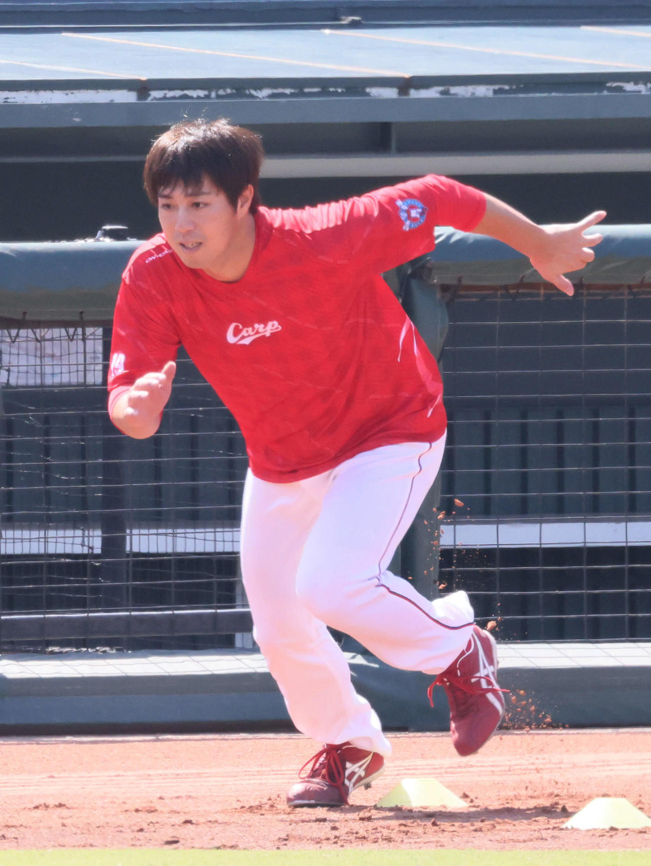 広島投手指名練習　練習する野村祐輔（撮影・加藤孝規）