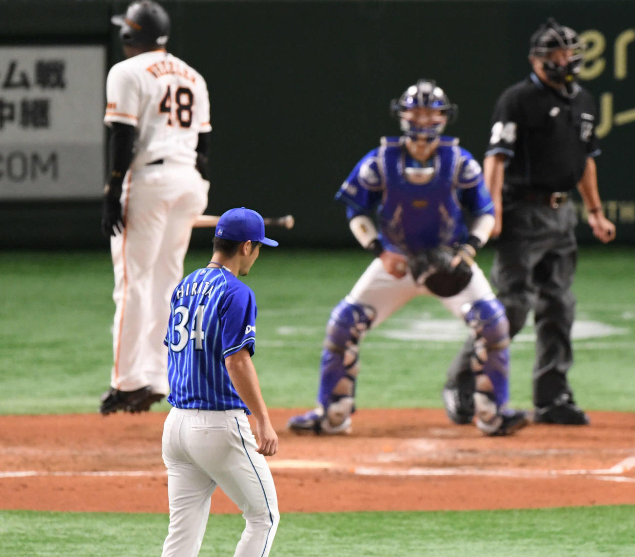 巨人対DeNA　3回裏巨人2死、ウィーラーを見逃し三振に仕留めた平田（撮影・滝沢徹郎）