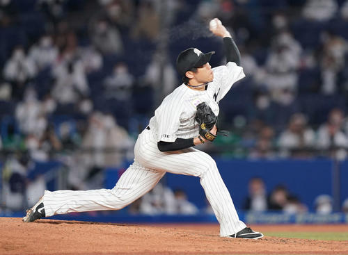 ロッテ対オリックス　8回表から2番手で登板したロッテ・チェン（撮影・鈴木みどり）