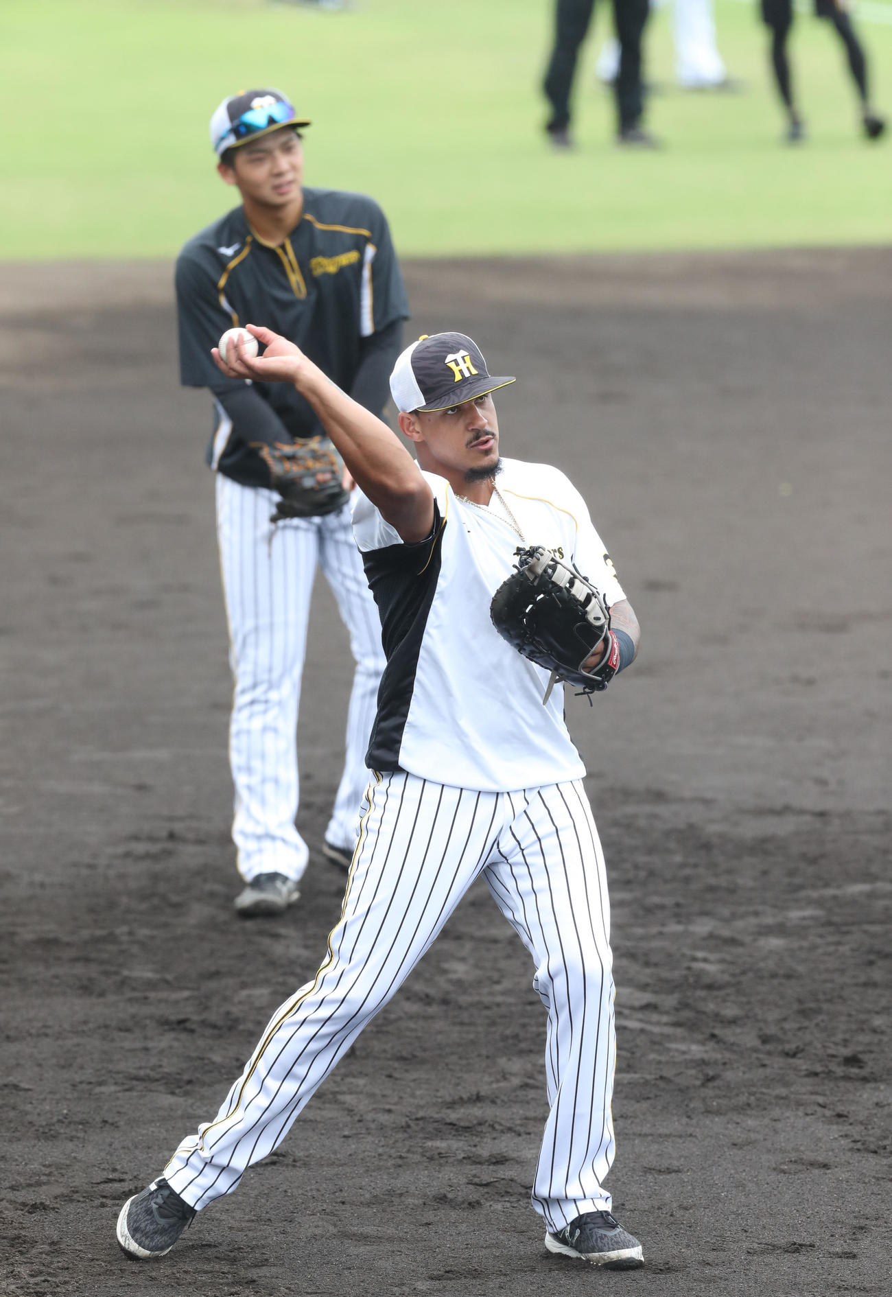 試合前の練習でノックを受ける阪神マルテ（代表撮影）