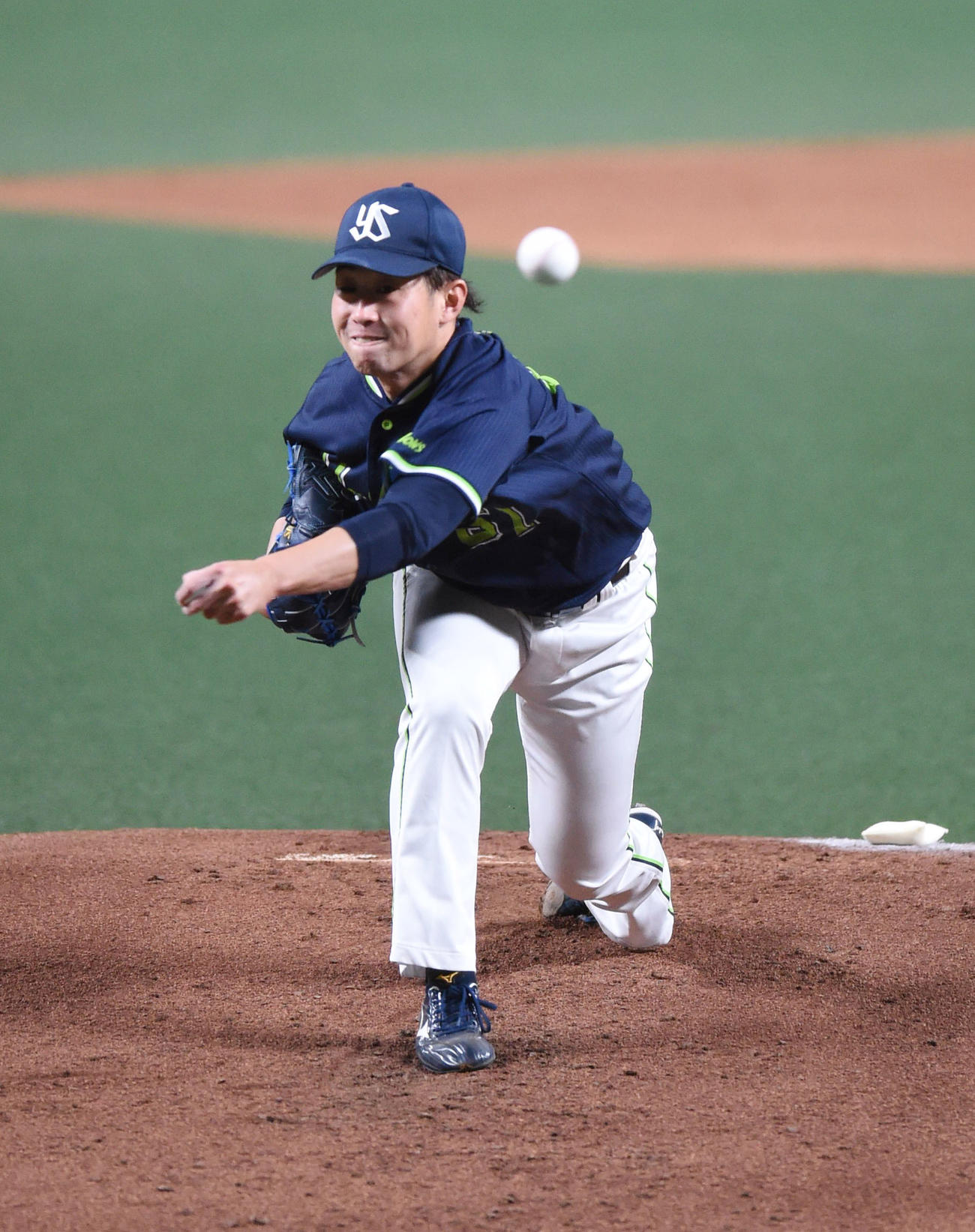 中日対ヤクルト　2回4失点だったヤクルト先発の久保（撮影・森本幸一）