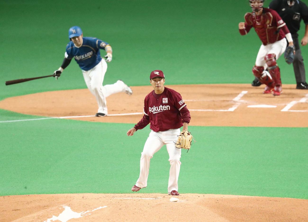 日本ハム対楽天　1回裏日本ハム2死二塁、近藤に中前適時打を浴びる則本（撮影・黒川智章）