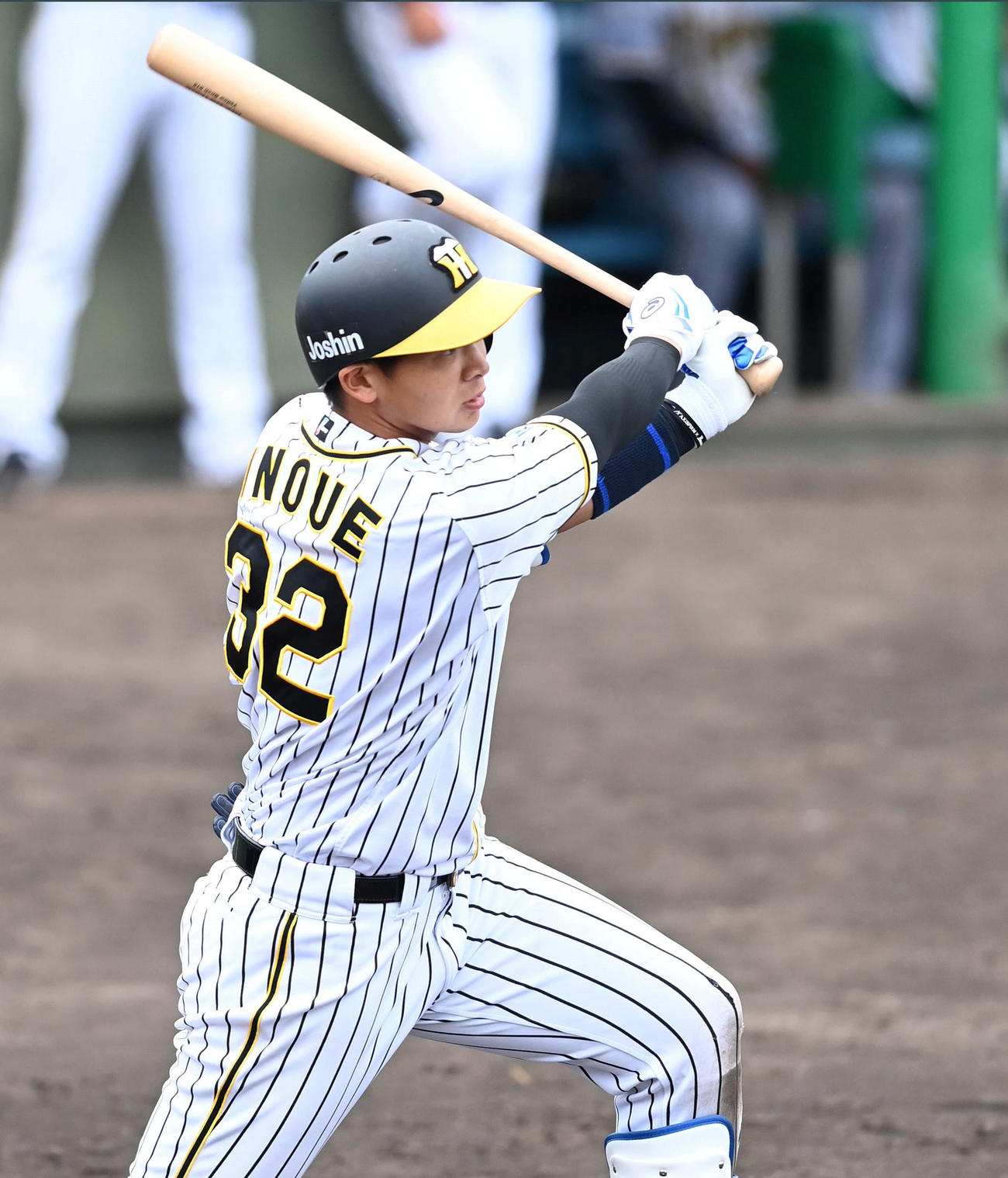 2軍練習試合で3本目の安打を放つ阪神井上（代表撮影）