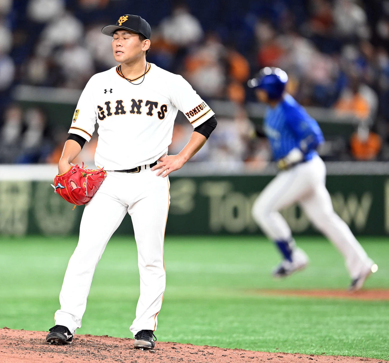 巨人対DeNA　6回表DeNA1死一塁、ロペスに2点本塁打を浴びる田口（撮影・たえ見朱実）