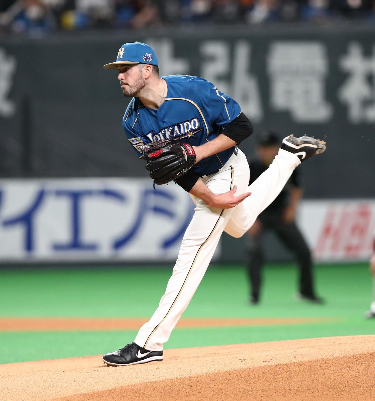 日本ハム対楽天　日本ハム先発のバーヘイゲン（撮影・黒川智章）
