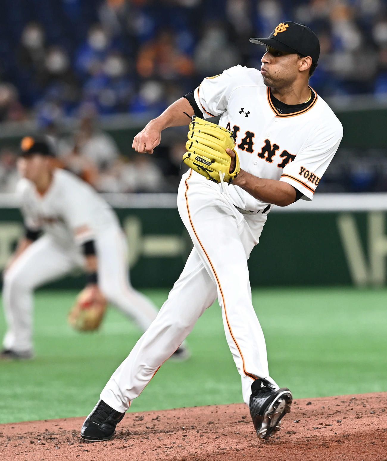 巨人対DeNA　力投する巨人先発のサンチェス（撮影・山崎安昭）