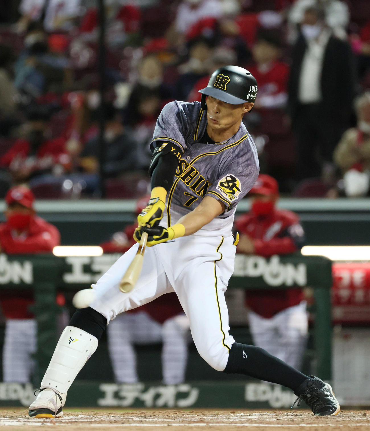 広島対阪神　5回表阪神2死一、二塁、糸井は右前適時打を放つ（撮影・加藤孝規）