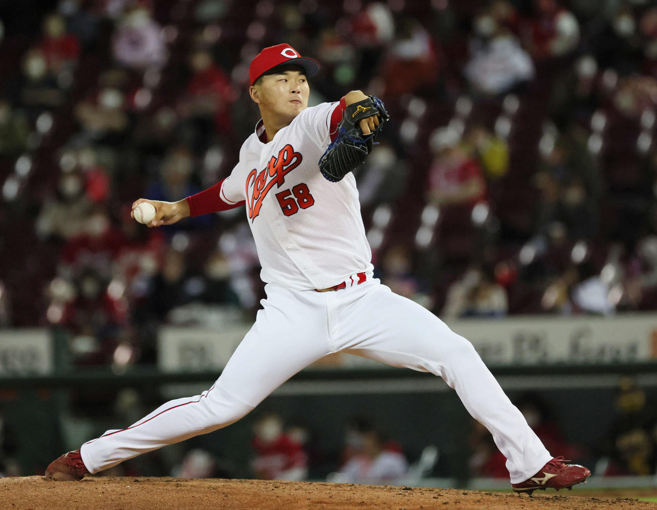 広島対阪神　広島三番手の藤井黎は、7回表を1安打無失点に抑える（撮影・加藤孝規）