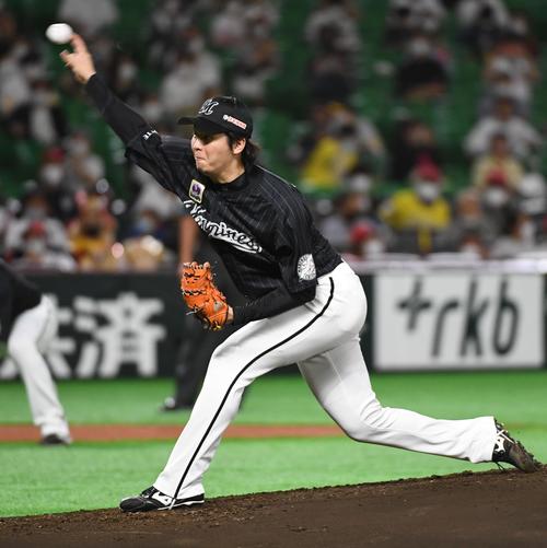 ソフトバンク対ロッテ　ロッテ先発の二木（撮影・今浪浩三）
