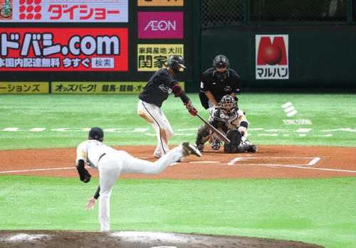 藤原恭大は左越えに適時打を放つ、一気に二塁へ走るが惜しくもアウトとなる（撮影・梅根麻紀）