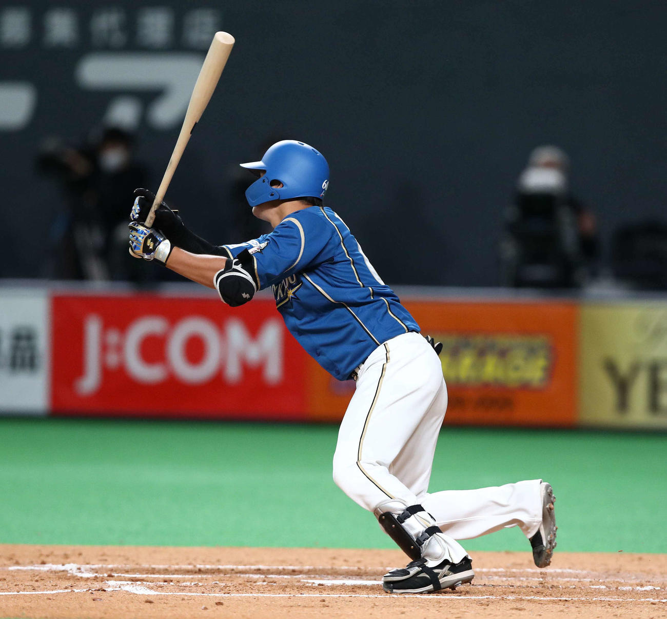日本ハム対オリックス　4回裏日本ハム1死、中飛に終わる郡（撮影・黒川智章）