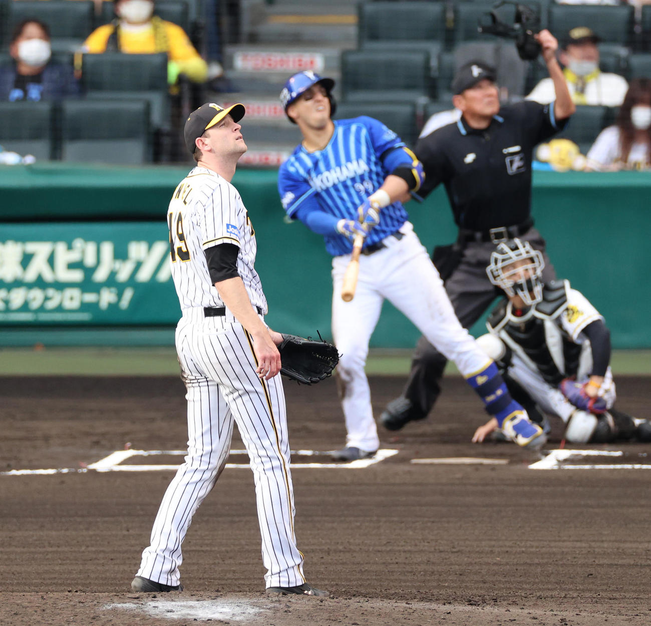 阪神対DeNA　6回表DeNA無死、ネフタリ・ソトに左越え勝ち越し本塁打を浴びるジョー・ガンケル（撮影・清水貴仁）