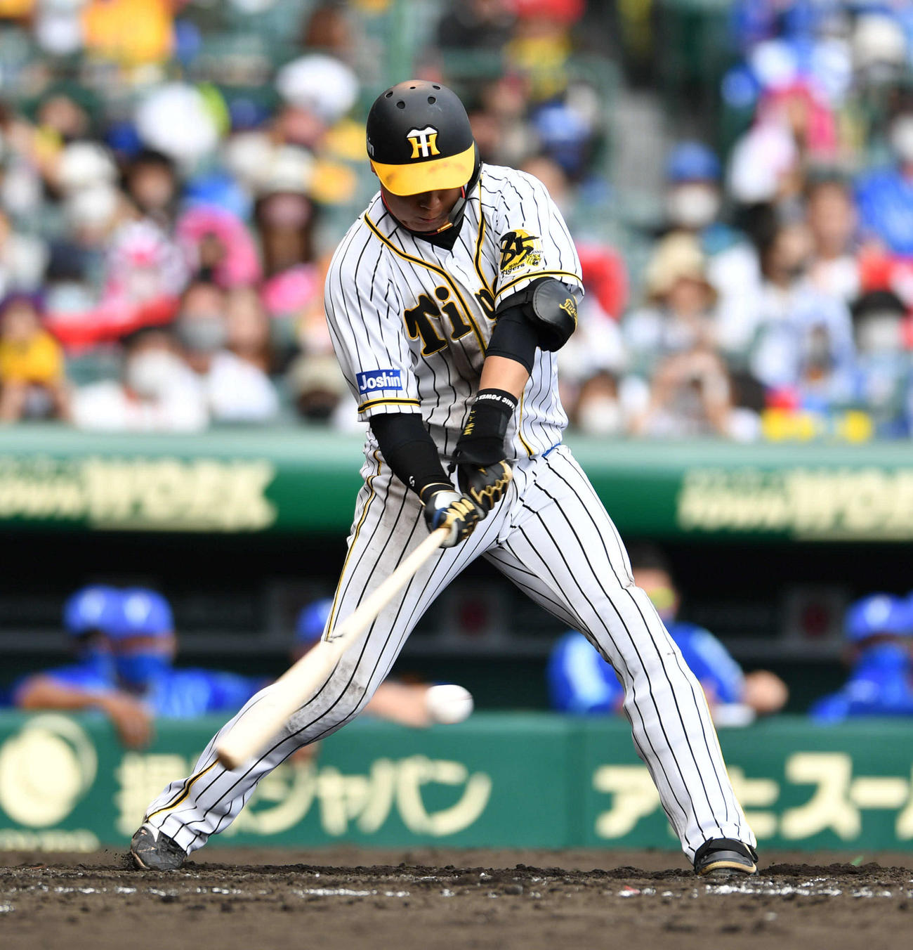 大山は勝ち越しの右前適時打を放つ（撮影・岩下翔太）