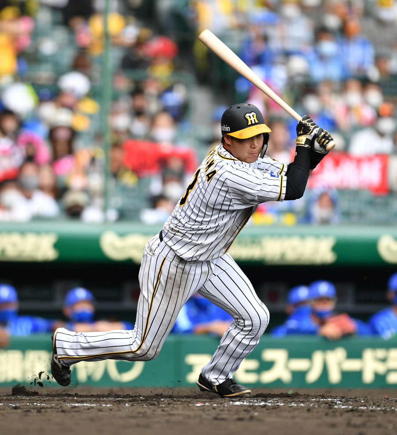 大山は勝ち越しの右前適時打を放つ（撮影・岩下翔太）