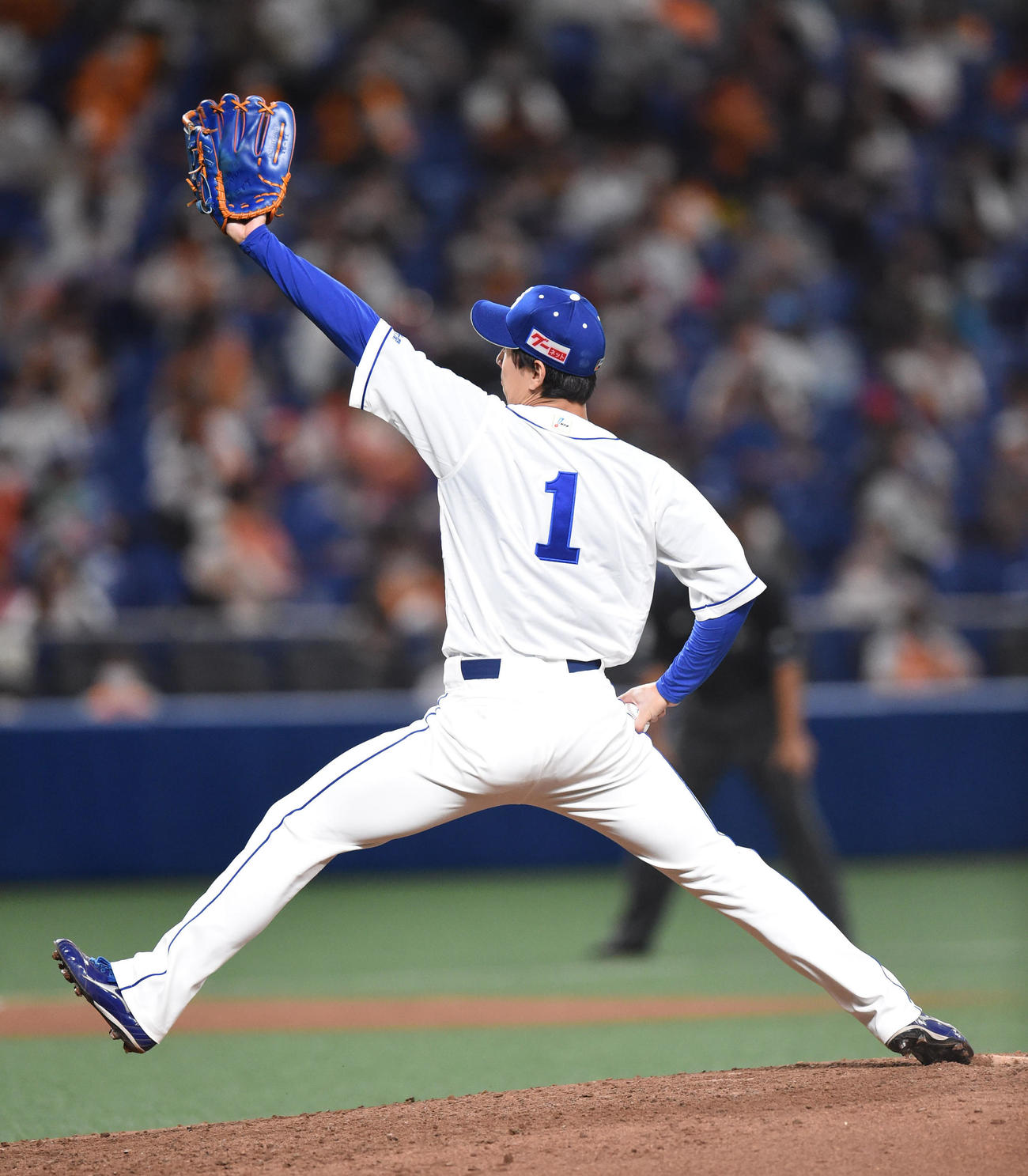 プロ野球中日対巨人　8回表、中日4番手で登板するマルク（撮影・森本幸一）