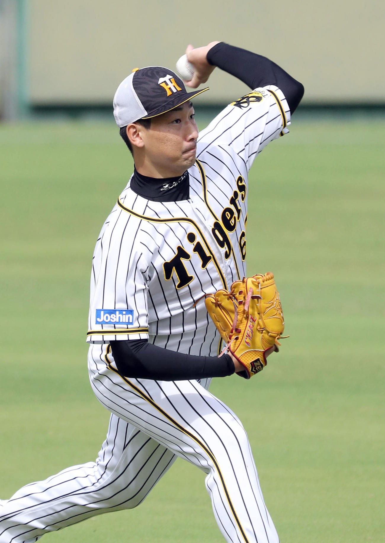キャッチボールする岩崎（代表撮影）
