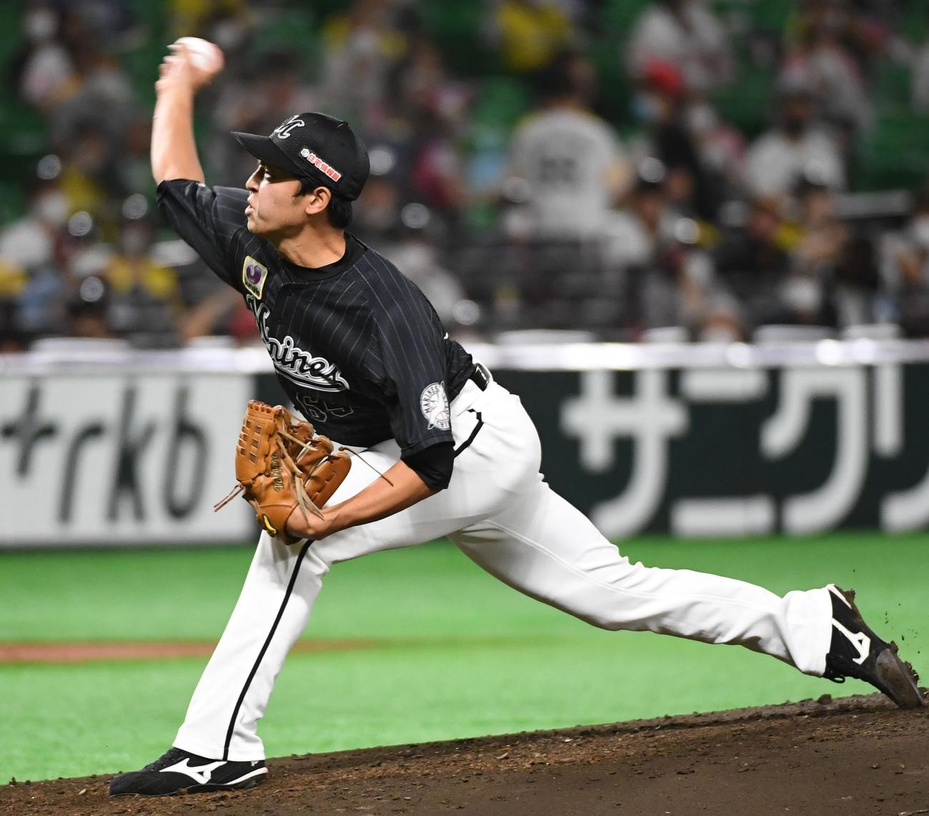 ソフトバンク対ロッテ　3回から登板した3イニングを1失点に抑える古谷拓郎（撮影・今浪浩三）