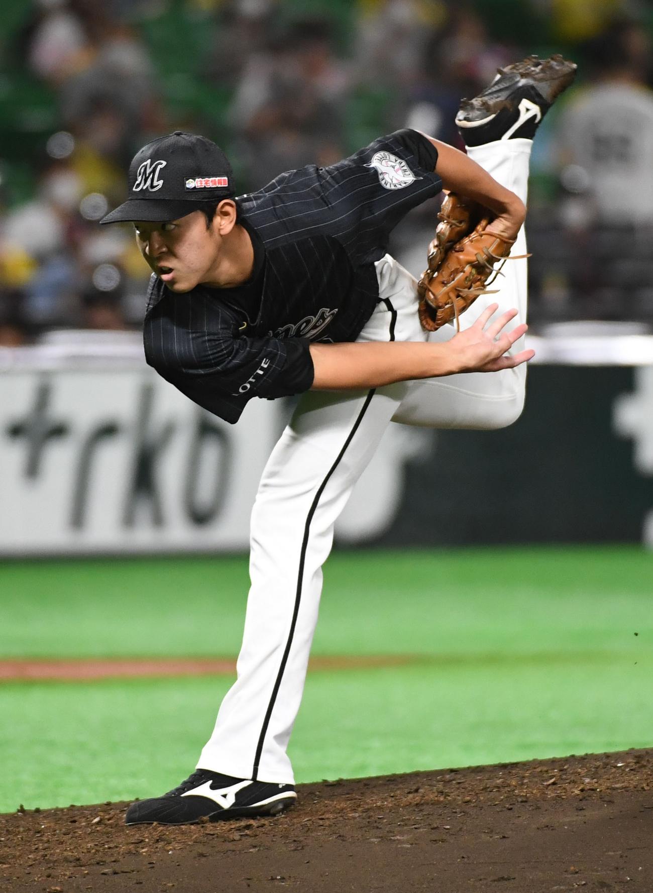 ソフトバンク対ロッテ　3回から登板した3イニングを1失点に抑える古谷拓郎（撮影・今浪浩三）