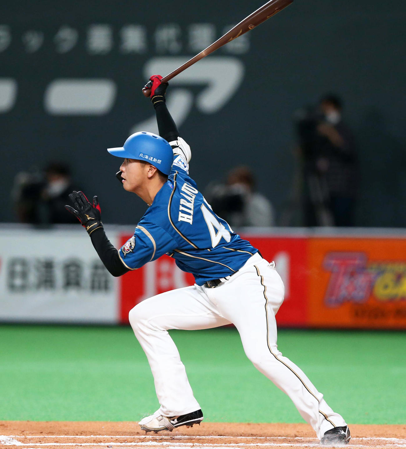 6回裏日本ハム1死二塁、右中間に適時二塁打を放つ平沼（撮影・黒川智章）