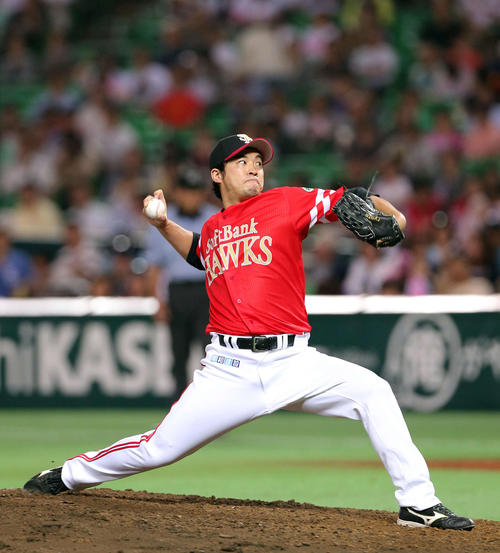 14年7月2日、ロッテ戦で力投するソフトバンク五十嵐
