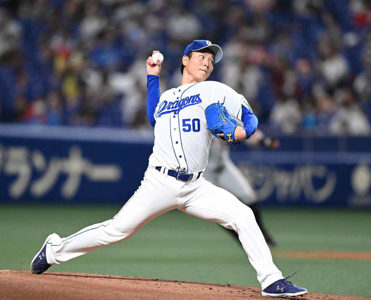 中日対巨人　先発し力投する中日清水（撮影・鈴木みどり）