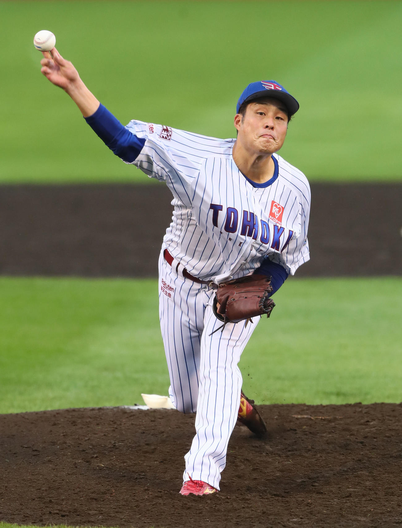 楽天対西武　楽天先発の滝中（撮影・足立雅史）