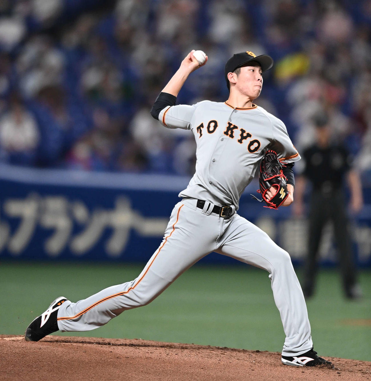 中日対巨人　先発し力投する巨人戸郷（撮影・鈴木みどり）