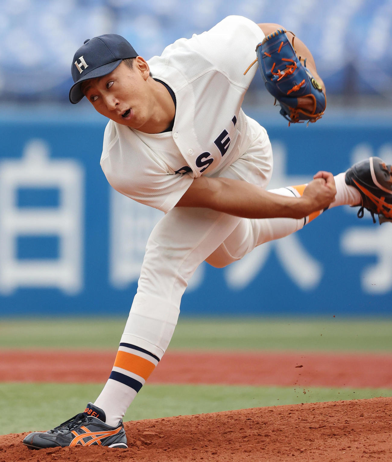 法大対明大　力投する法大先発の高田孝（撮影・垰建太）
