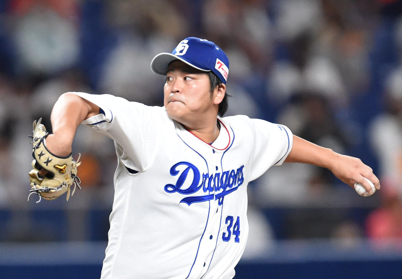 プロ野球中日対巨人　7回表、中日2番手で登板する福敬登（撮影・森本幸一）