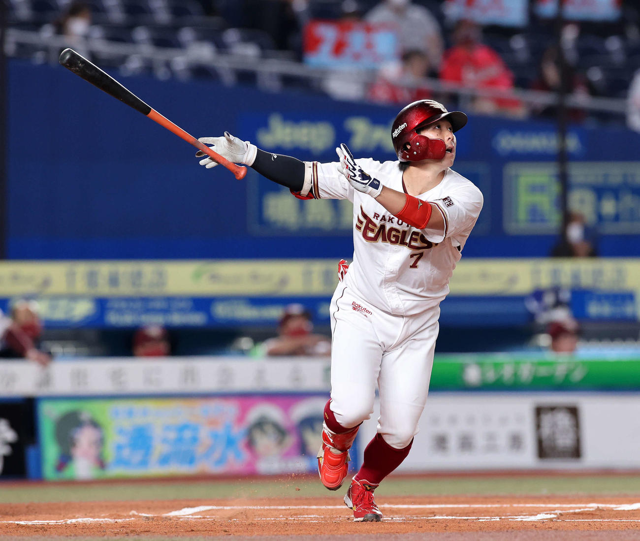 ロッテ対楽天　1回表楽天1死、鈴木大は右越え本塁打を放つ（撮影・鈴木正人）
