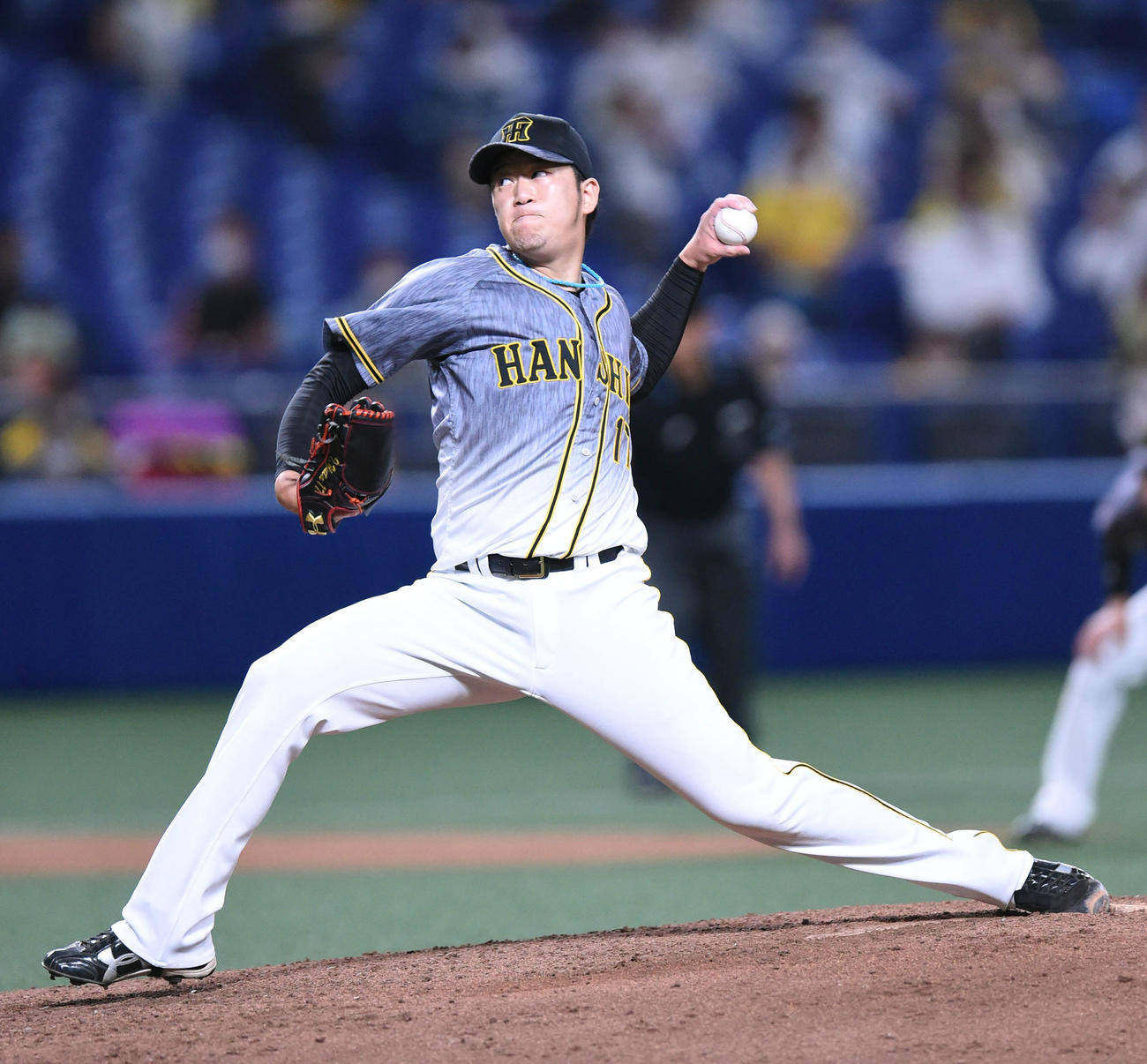 プロ野球中日対阪神　5回裏、阪神2番手で登板する岩貞祐太（撮影・森本幸一）