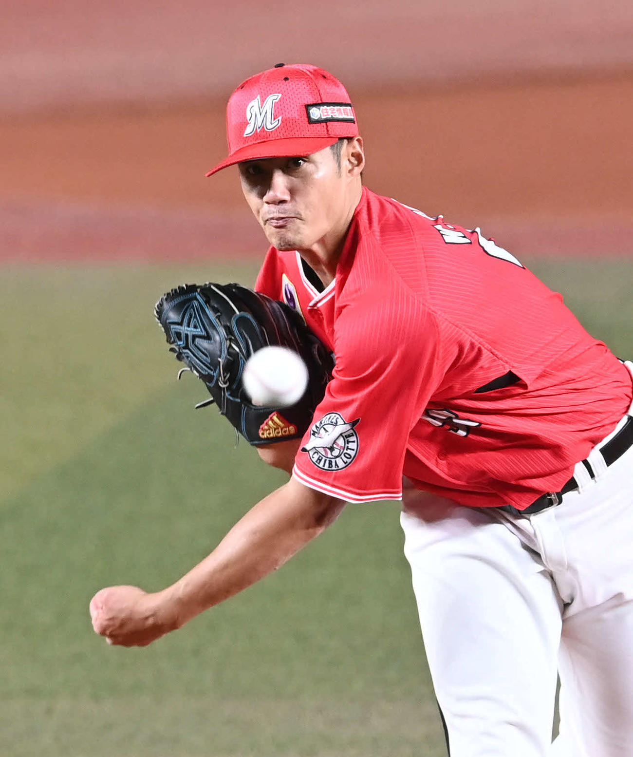 ロッテ対楽天　力投するロッテ先発のチェン・ウェイン（撮影・山崎安昭）