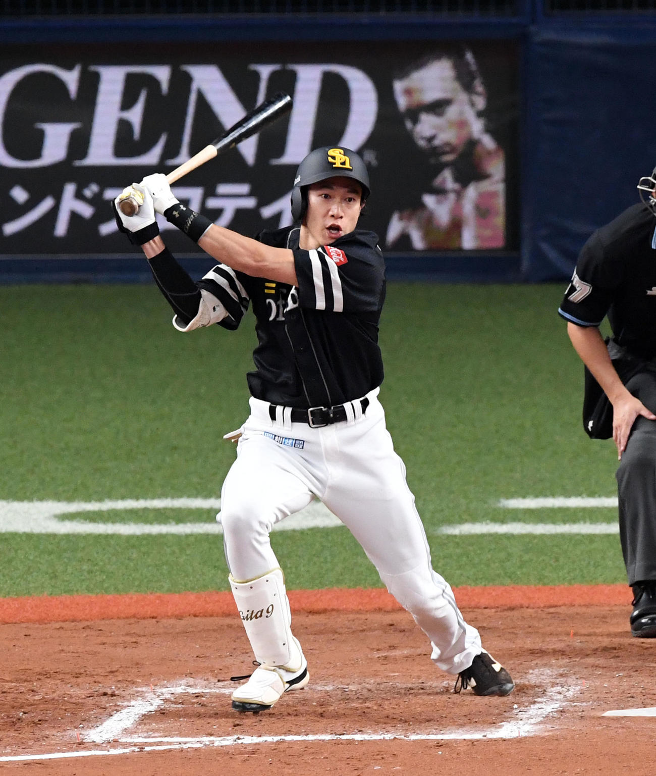 オリックス対ソフトバンク　7回表ソフトバンク2死満塁、柳田は左中間に走者一掃の適時二塁打を放つ（撮影・前岡正明）