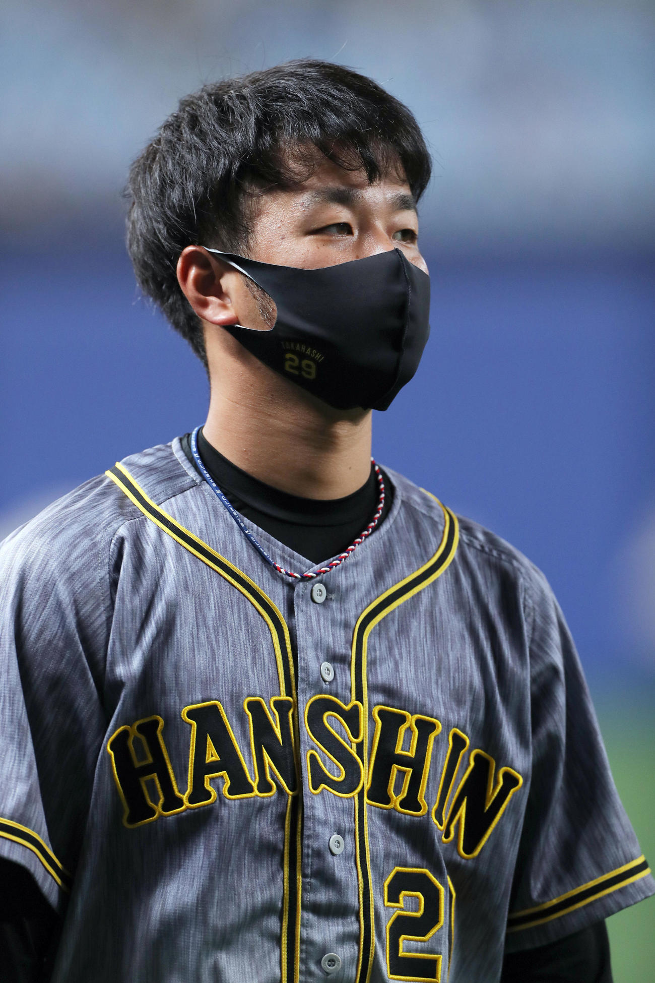 中日対阪神　練習を終え引き揚げる阪神高橋（撮影・前田充）
