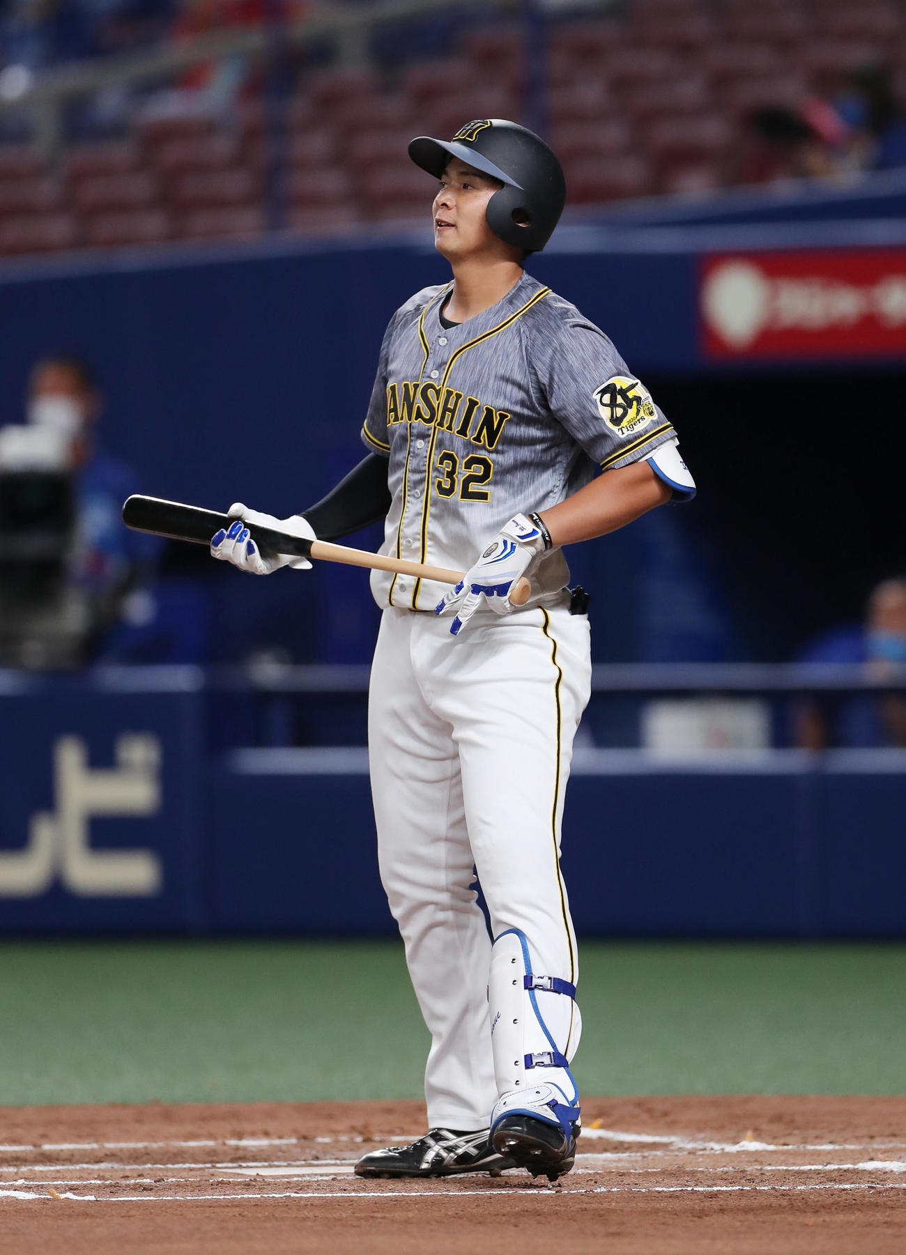 中日対阪神　2回表阪神2死一塁、井上はプロ初打席を空振り三振で終える（撮影・前田充）