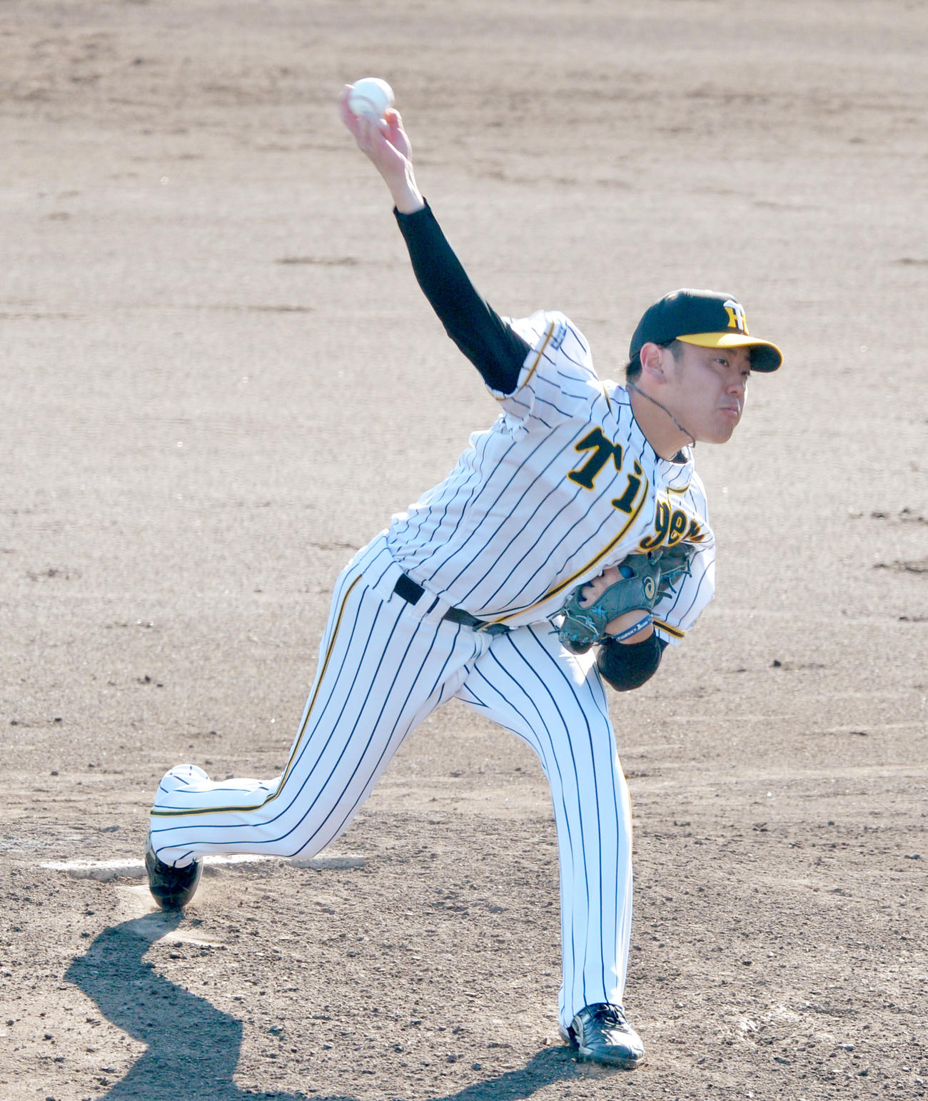 ウエスタン・リーグ阪神対中日　投球する阪神小川（代表撮影）