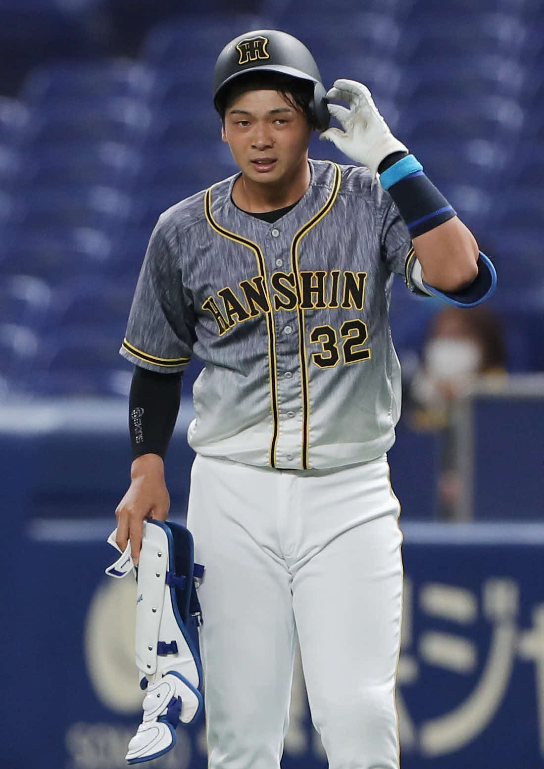 中日対阪神　4回表阪神2死三塁、三ゴロに倒れた井上（撮影・前田充）