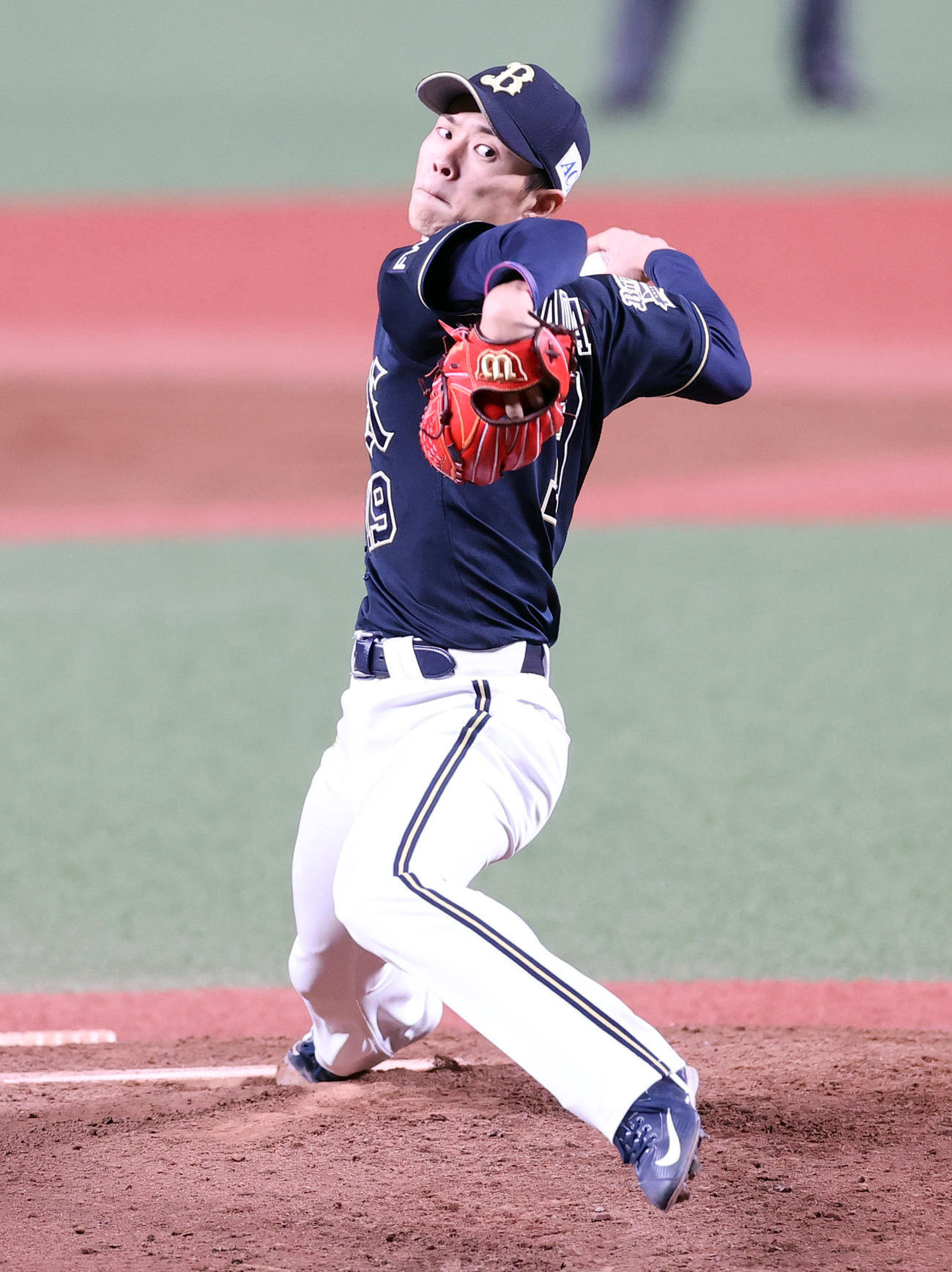 西武対オリックス　力投するオリックス先発の山岡（撮影・浅見桂子）