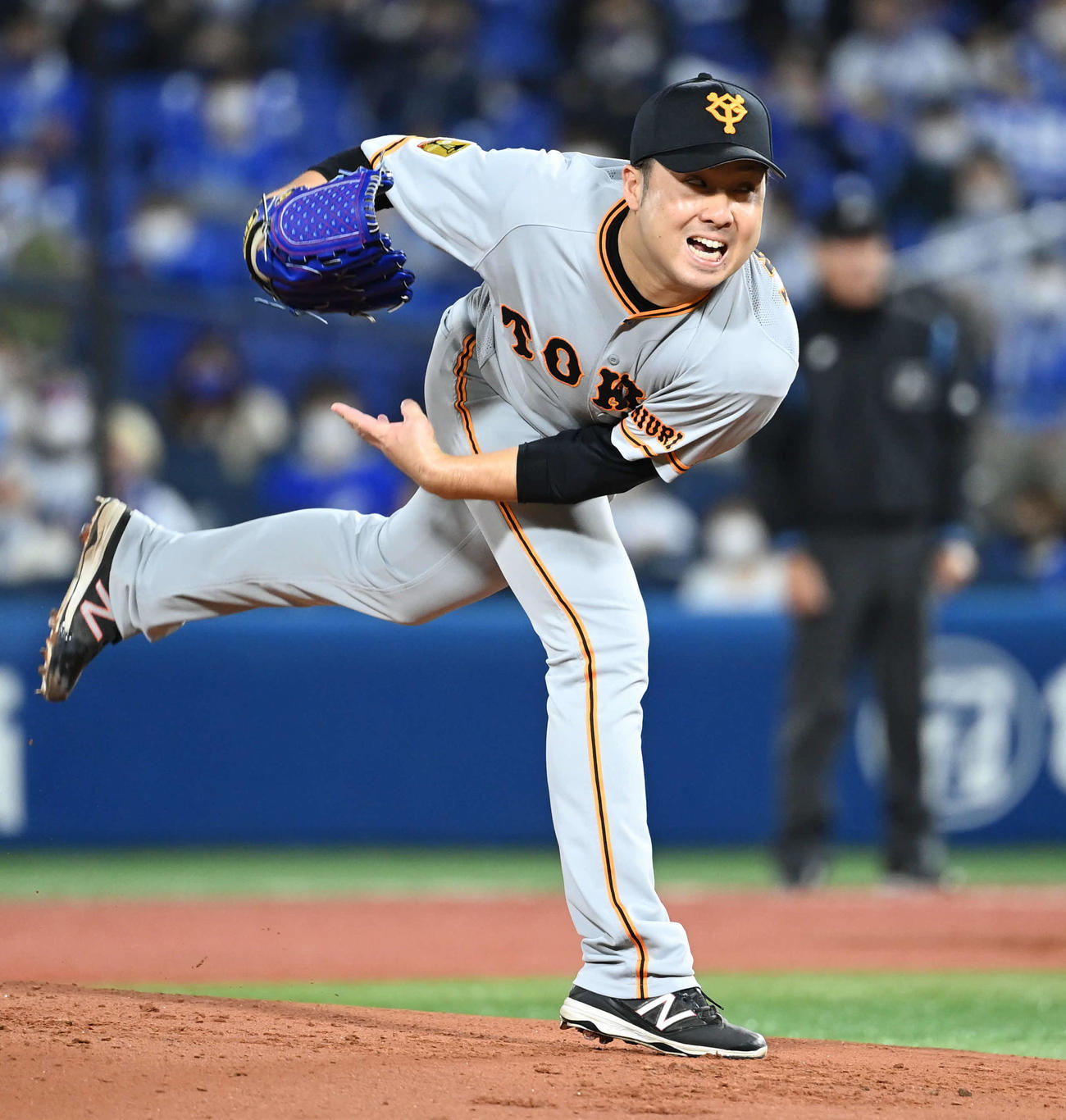 DeNA対巨人　力投する巨人先発の今村（撮影・山崎安昭）